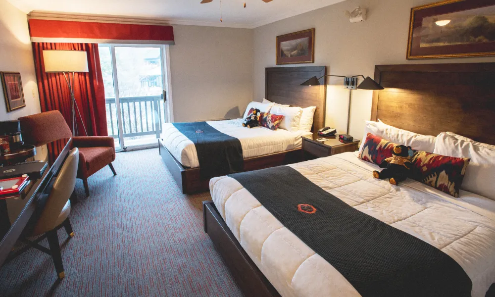 Deluxe Guest Room with Balcony at Minerals Hotel