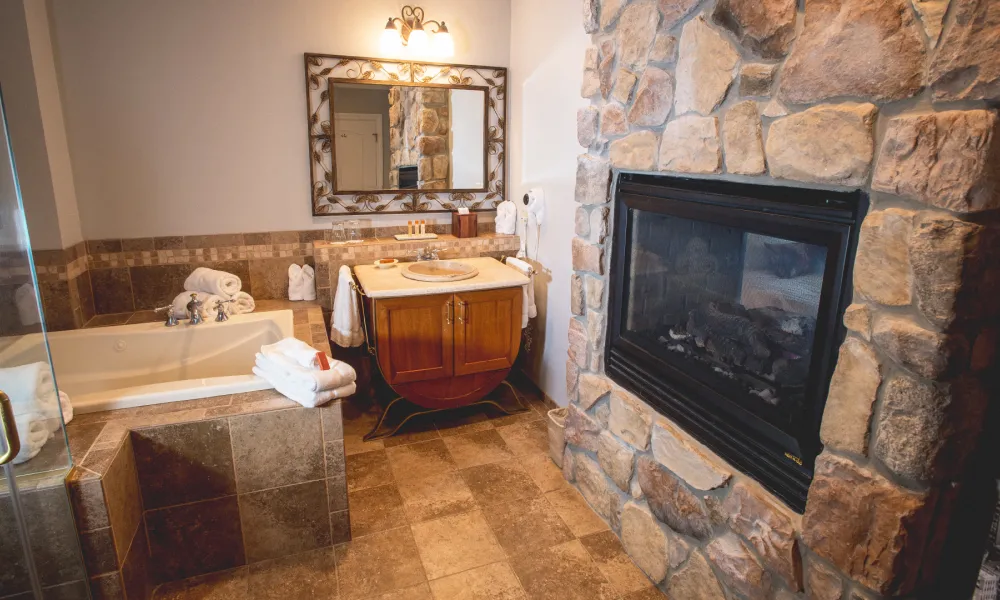 Presidential Suite Bathroom with Fire Place